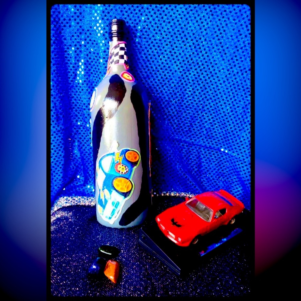 Hand Crafted The Car Race Gypsy Bottle” 🏎️🚗🚙⛽️🚏🚥🚦Sporty Decor